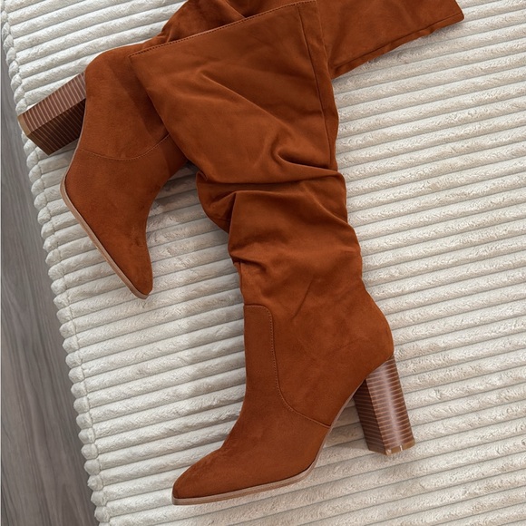 Stylish Brown Faux Suede Knee-High Boots - Picture 3 of 3